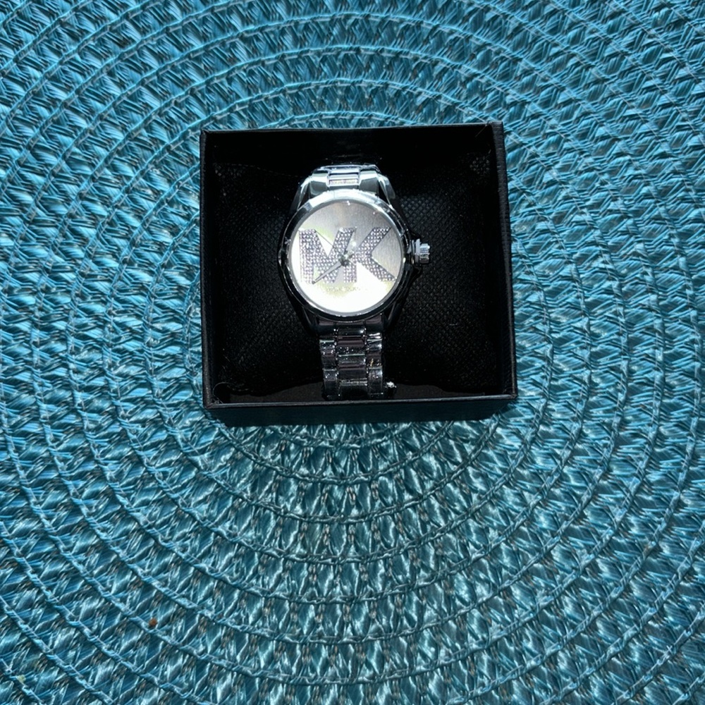 New Michael Kors Women’s Watch New Never Worn